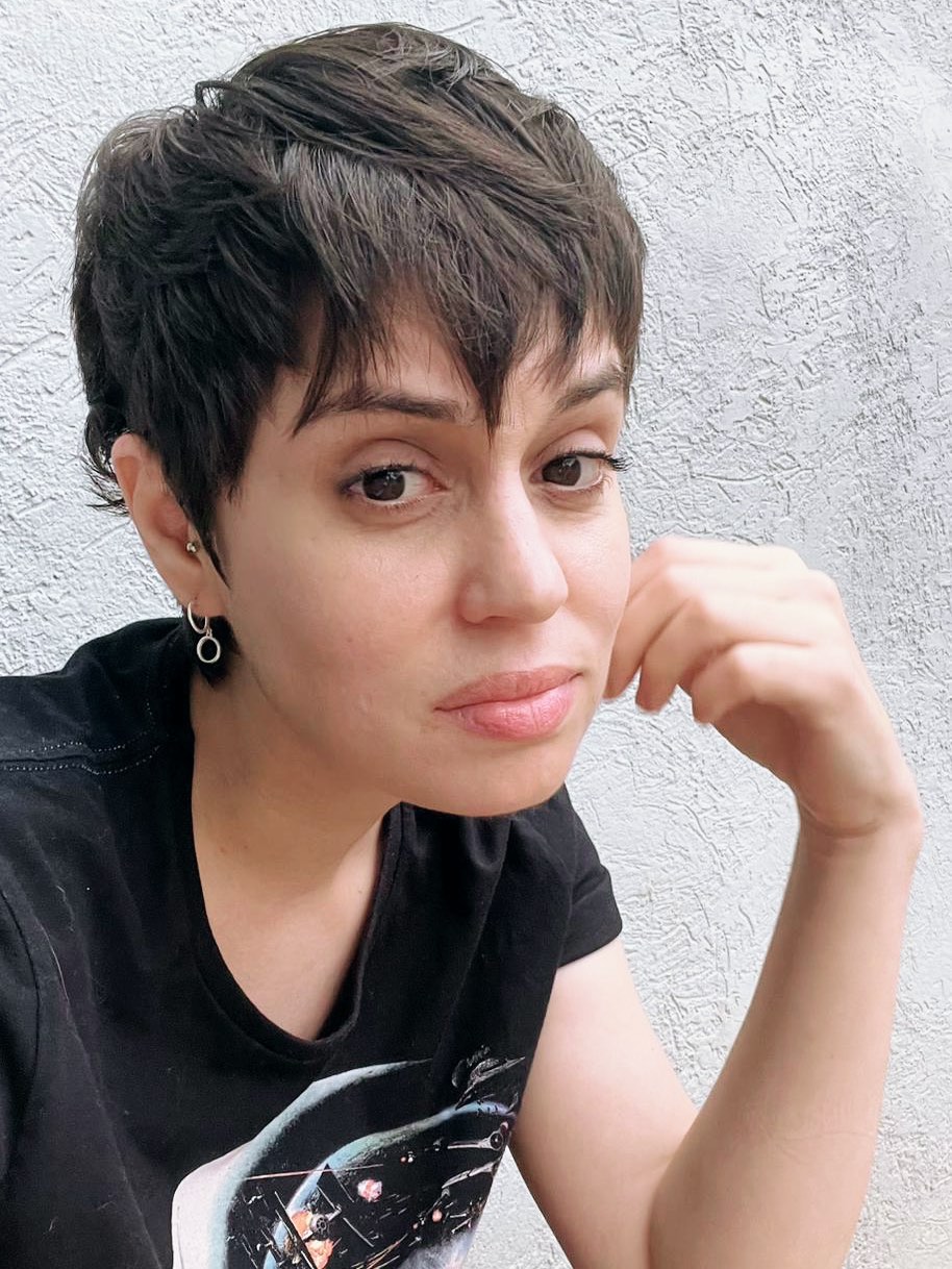 Textured Short Pixie with Pointed Fringe and Tapered Temples