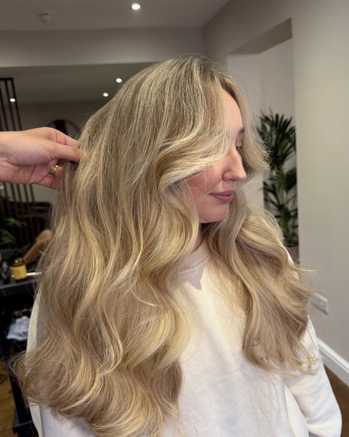 Beige Blonde Long Waves with S-Wave Face-Framing Layers