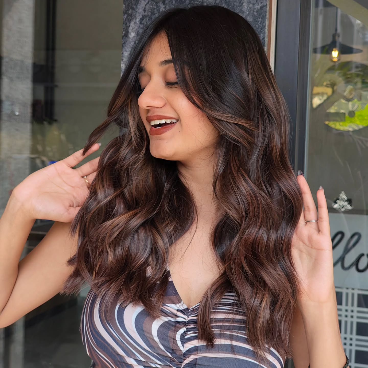 Chocolate Cascade Long Waves with Soft Face-Framing Babylights