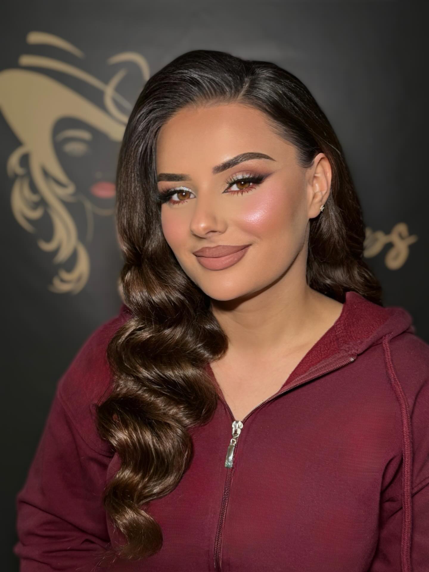 Lustrous Deep-Side Hollywood S-Wave with Rounded Ends