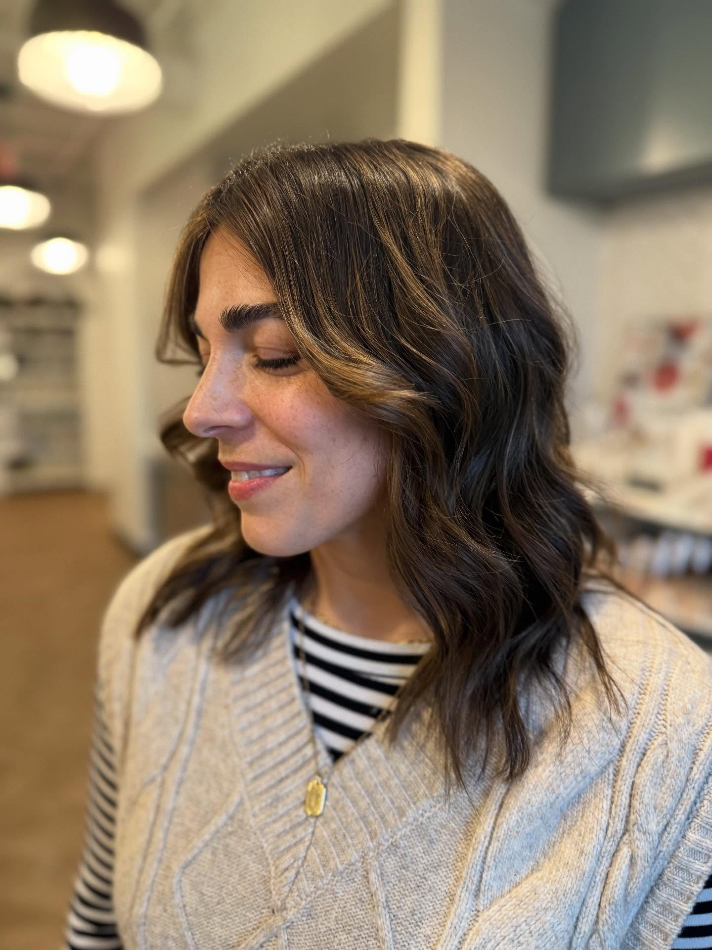 Textured Collarbone-Grazing Wavy Long Bob with Subtle Balayage