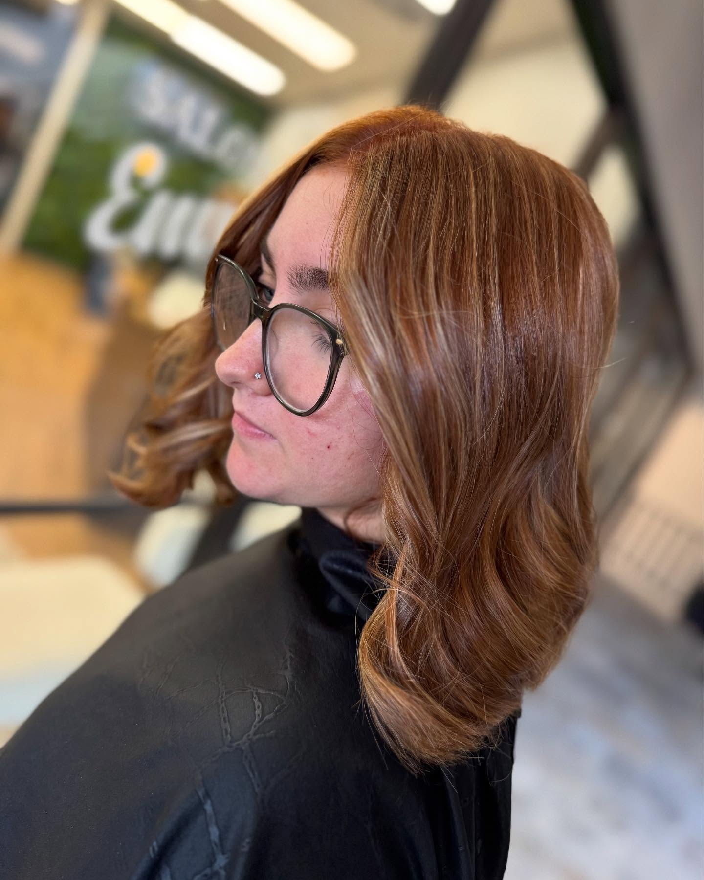 Warm Copper Shoulder-Grazing Cut with Babylight Face Frame