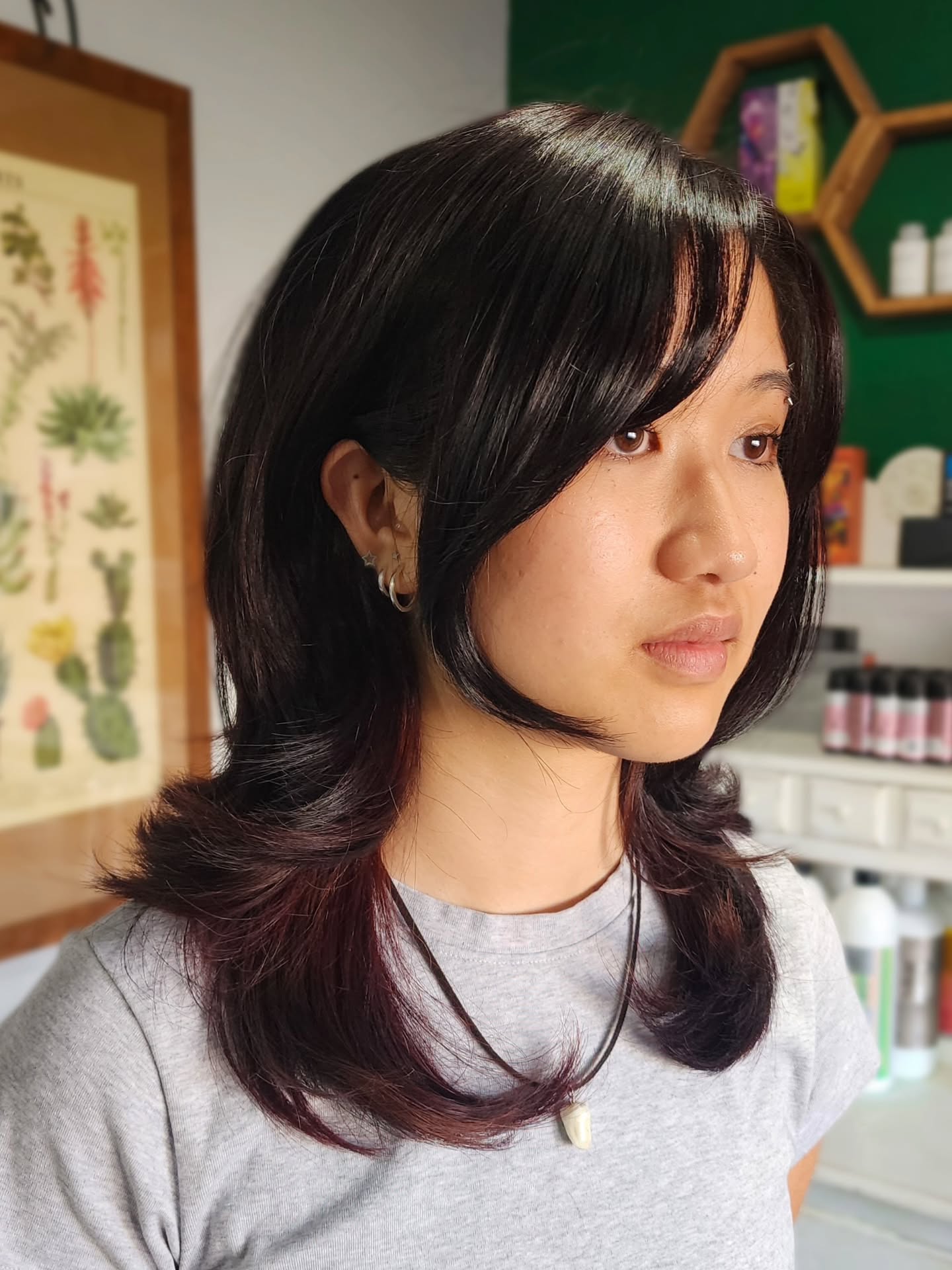 Glossy Dark Medium Layers with Flipped Ends and Soft Curtain Fringe