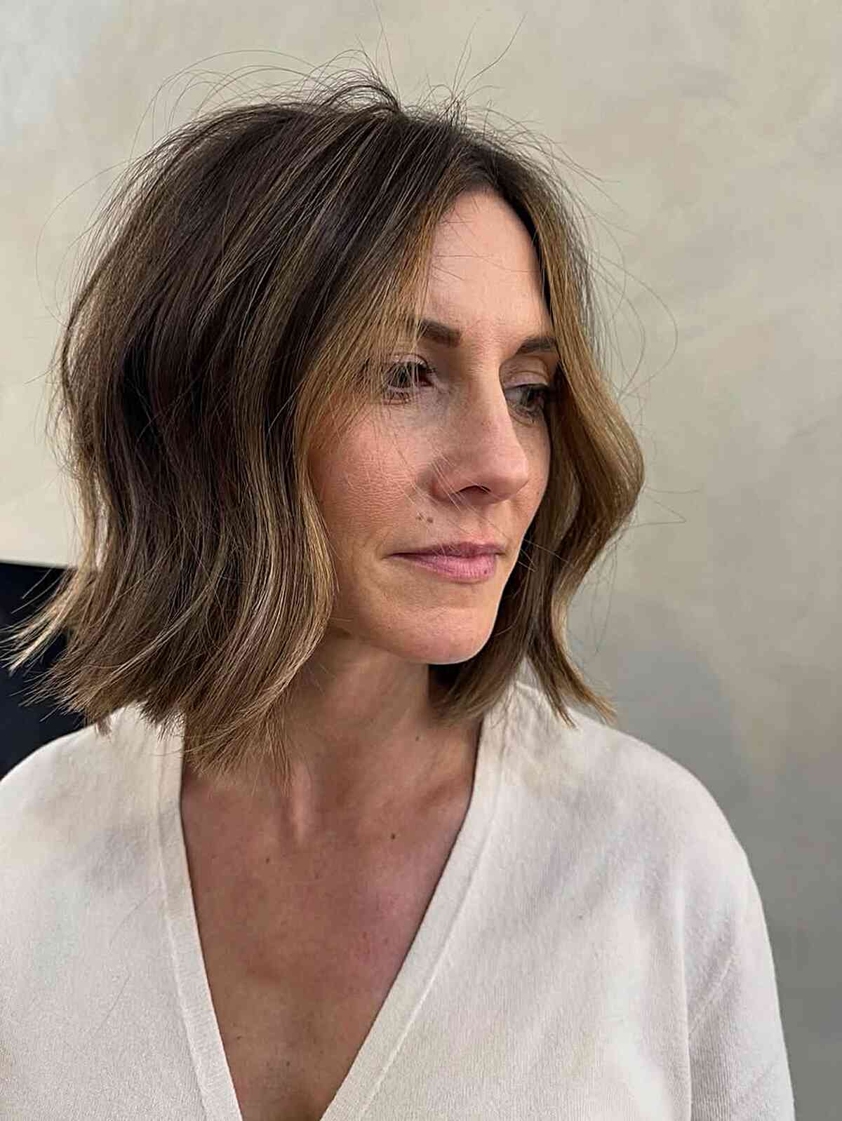 Textured Wavy Bob with Subtle Highlights