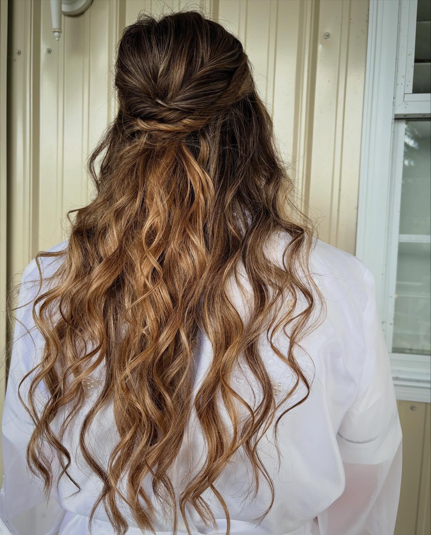 Long Bronde S‑Waves with Wrapped Half‑Up Twist