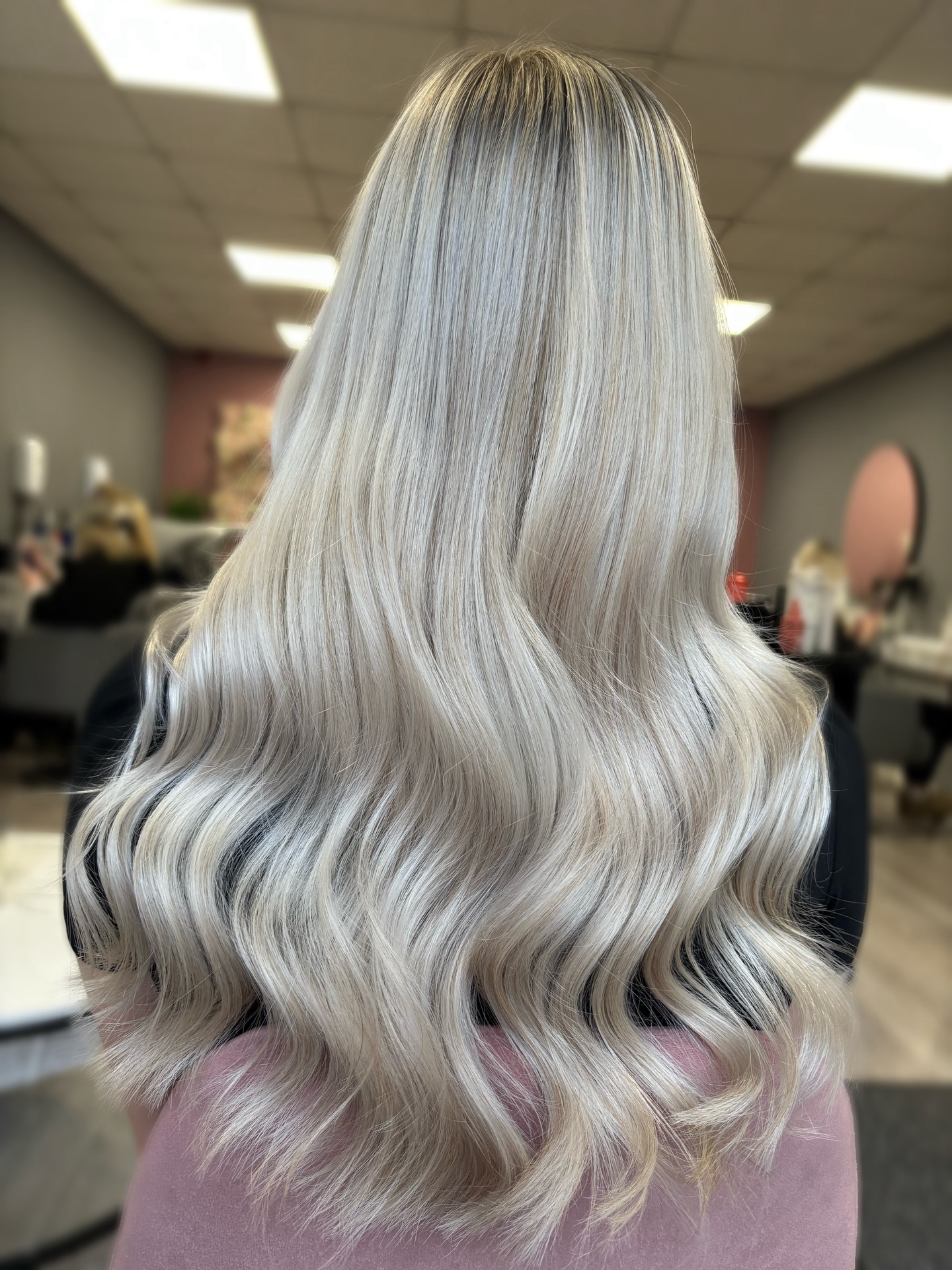 Gorgeous Long Blonde Waves with Soft Movement