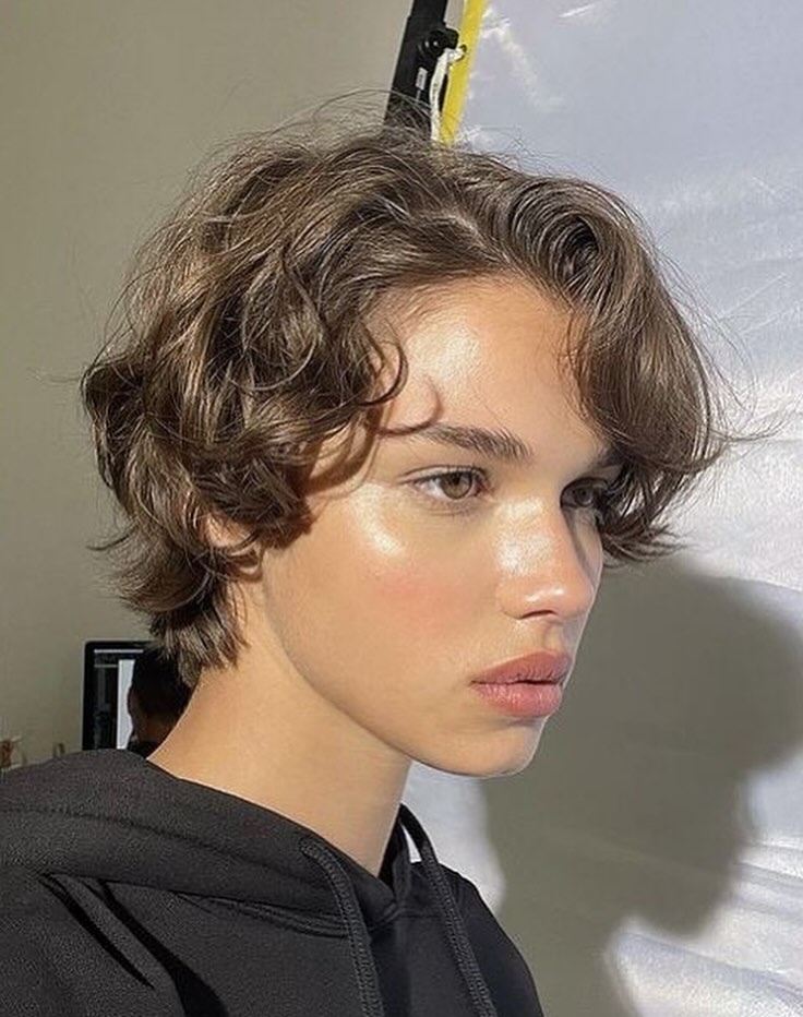 Chic Textured Short Waves for Fine Hair