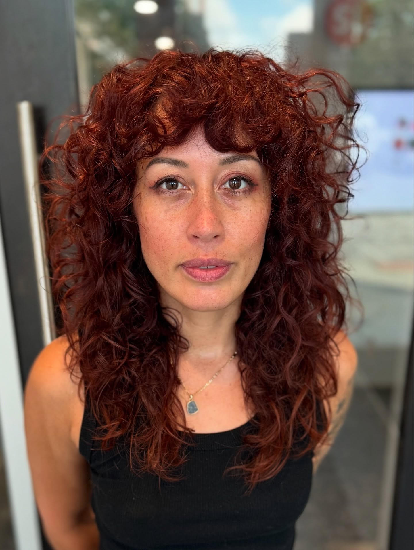 Dynamic Curly Shag with Defined Volume