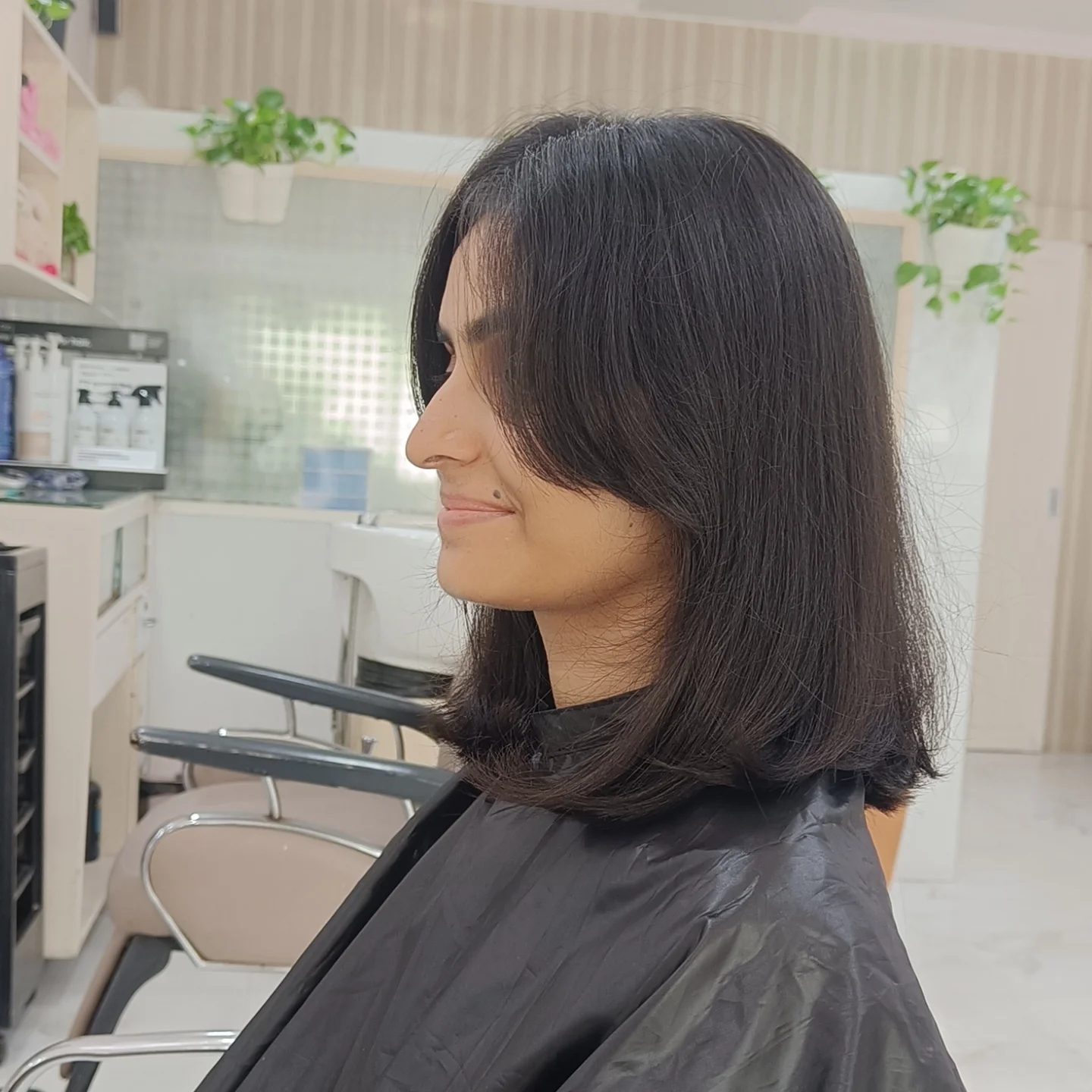 Modern Layered Medium Haircut with Soft Face Framing