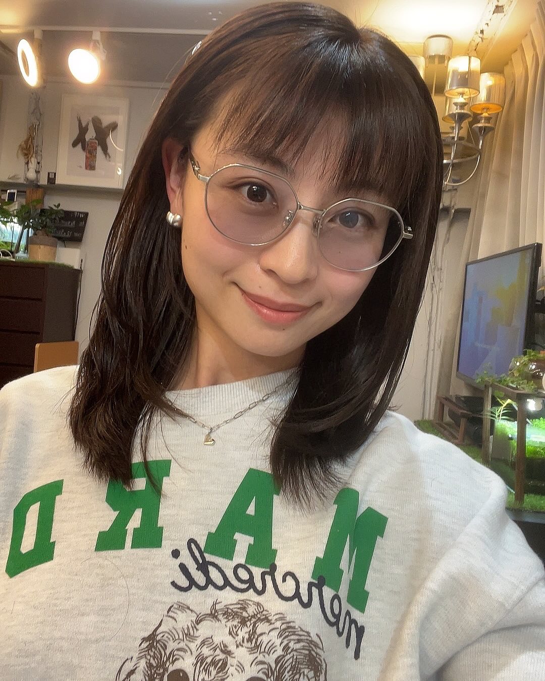 Modern Straight Medium Haircut with Soft Bangs