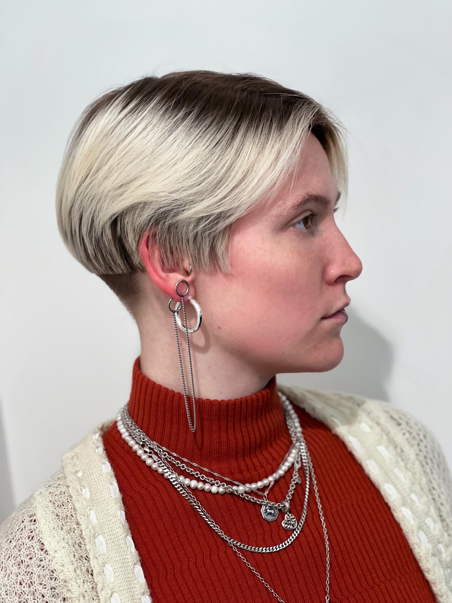 Modern Textured Short Cut with Subtle Highlights