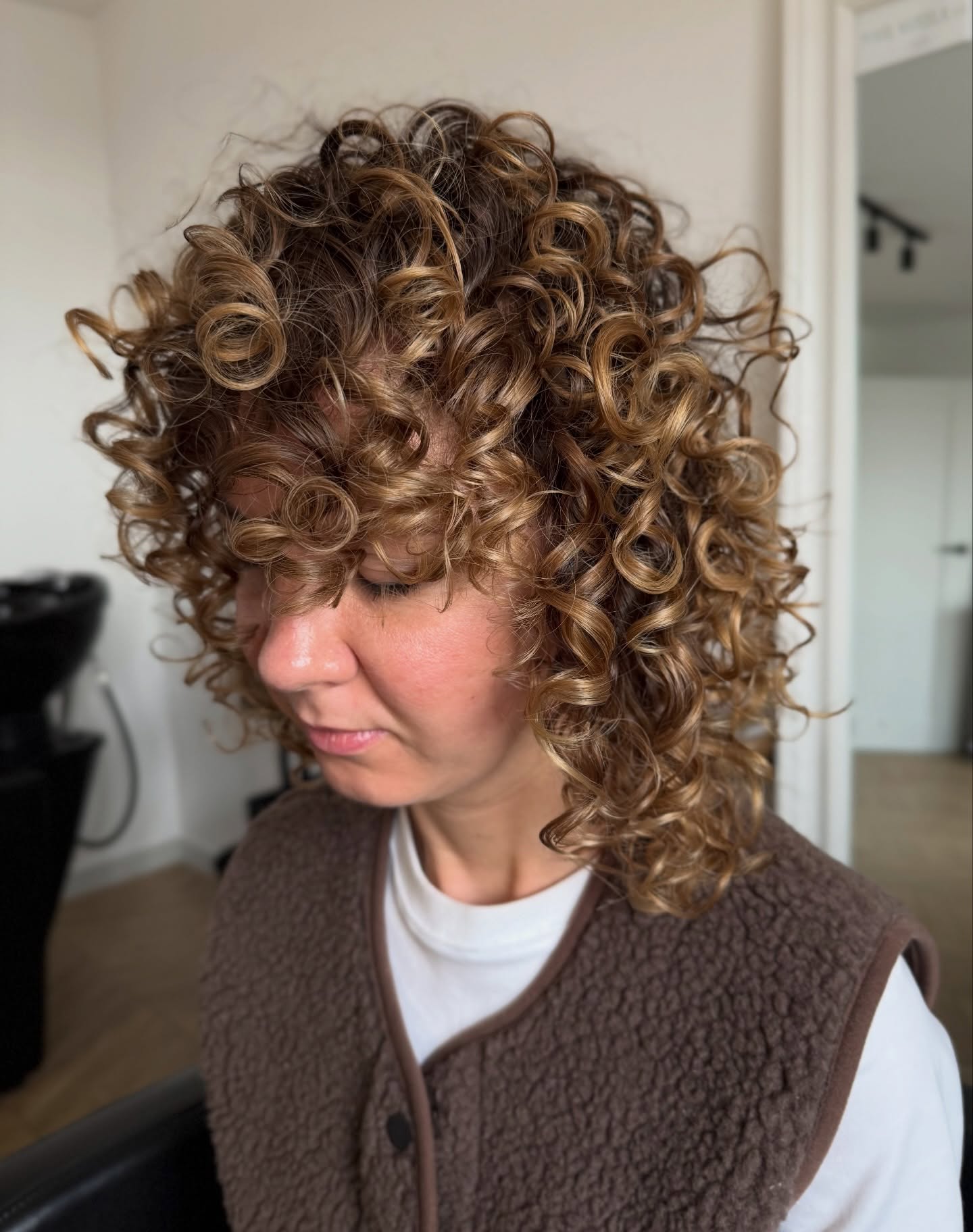 Textured Medium Curly Cut with Defined Curls