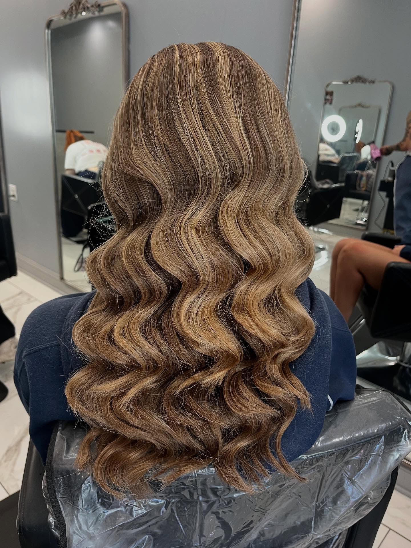 Chic Long Beachy Waves with Subtle Highlights