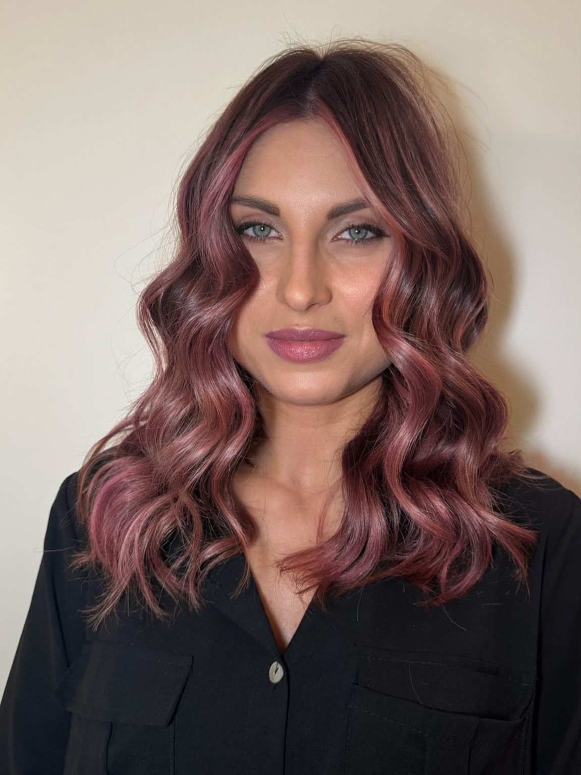 Chic Soft Waves with Rose Gold Highlights