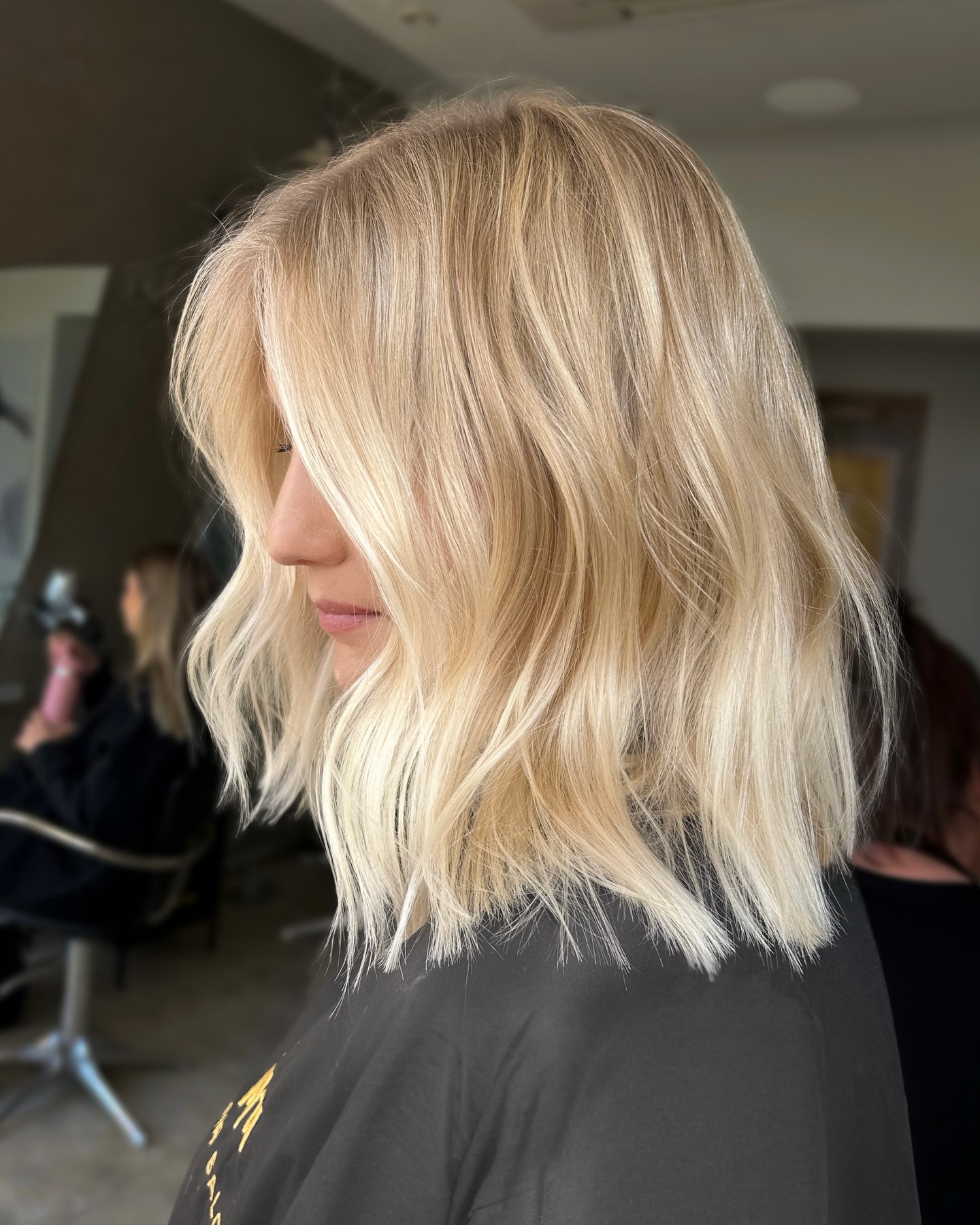 Effortless Beachy Blonde Lob with Subtle Layers