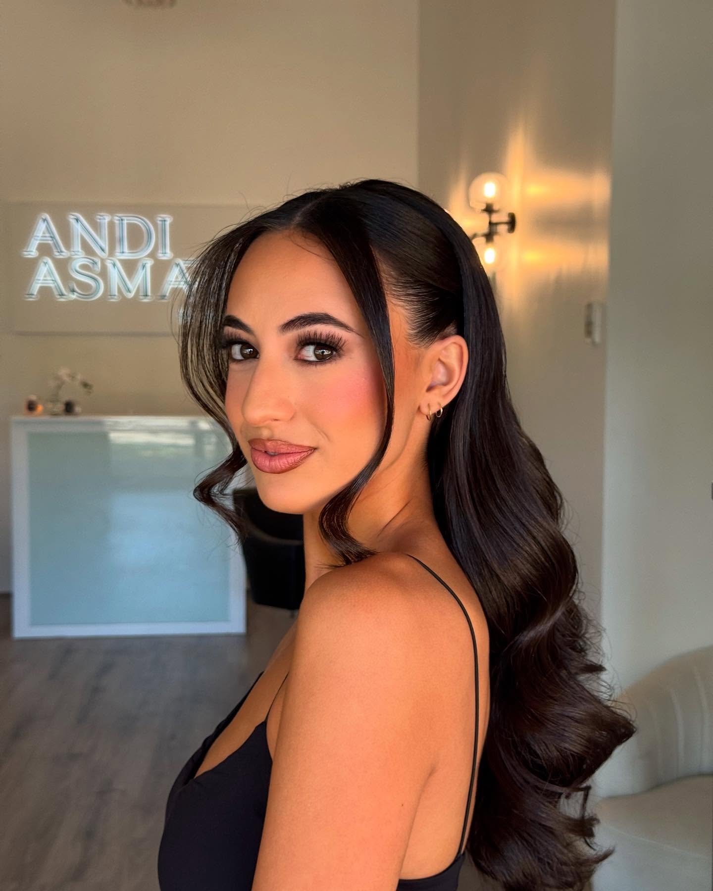 Glossy Long Waves with Subtle Face-Framing Layers