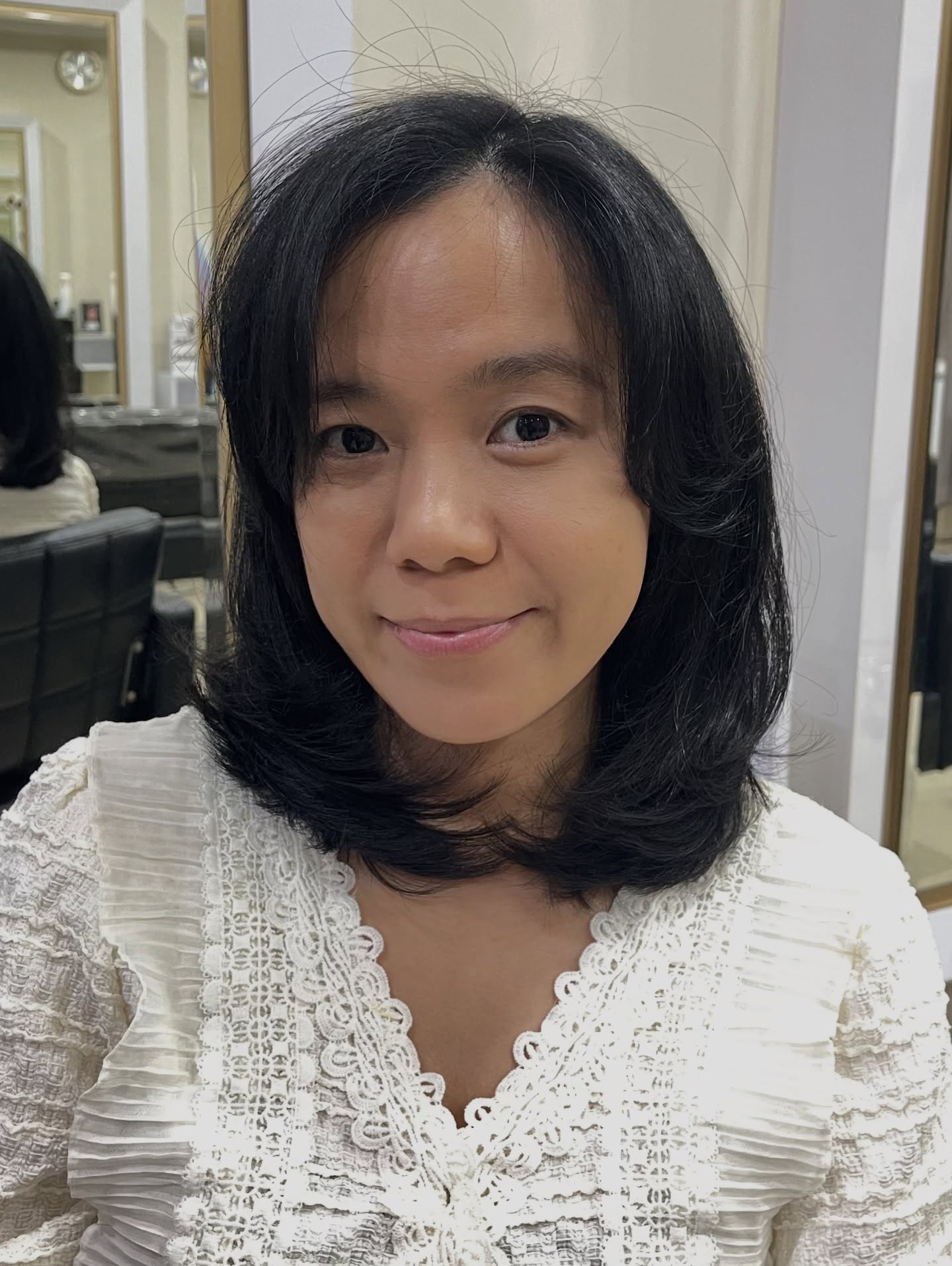 Graceful Layered Lob with Soft Face-Framing Layers