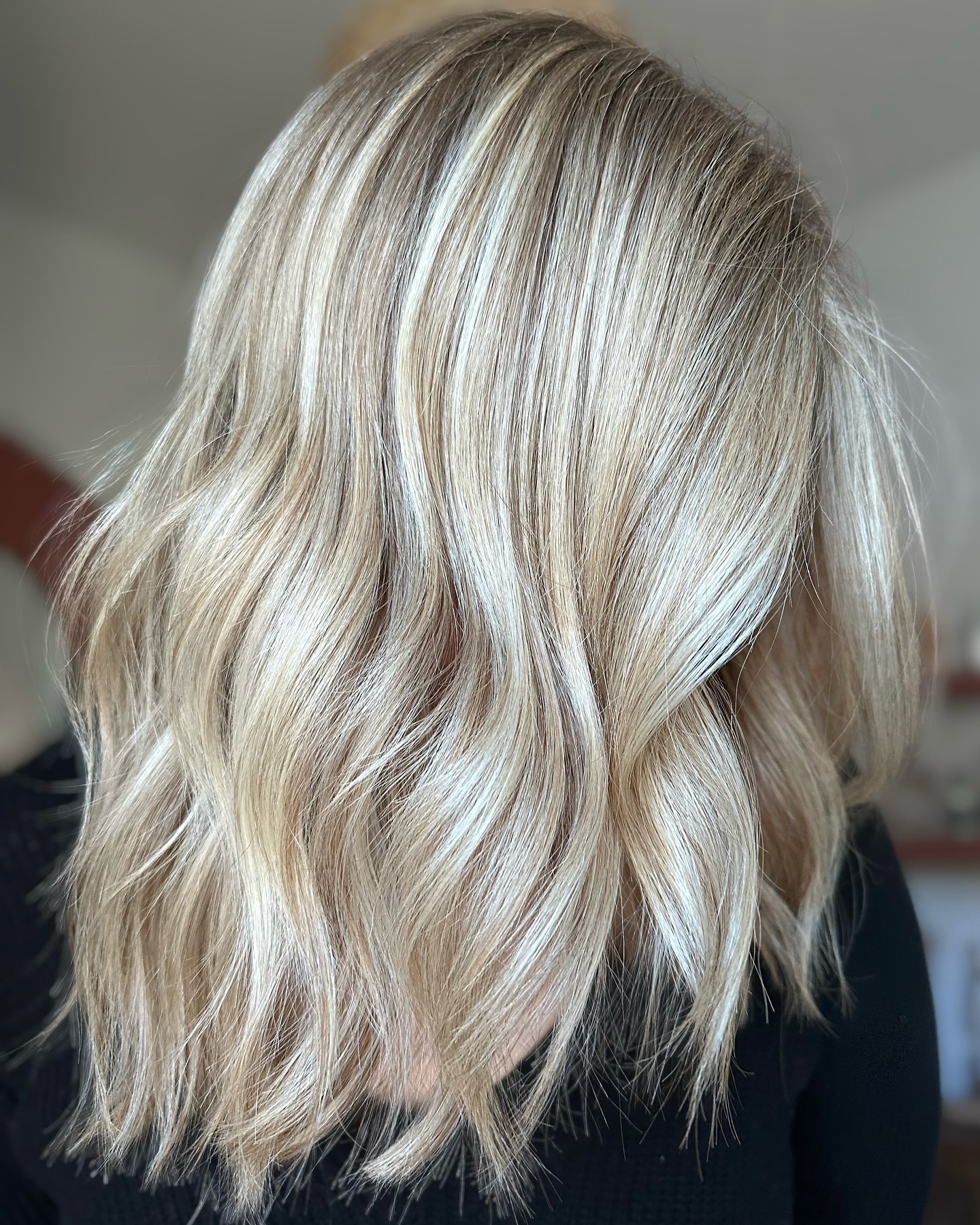 Light Blonde Beachy Waves with Subtle Highlights