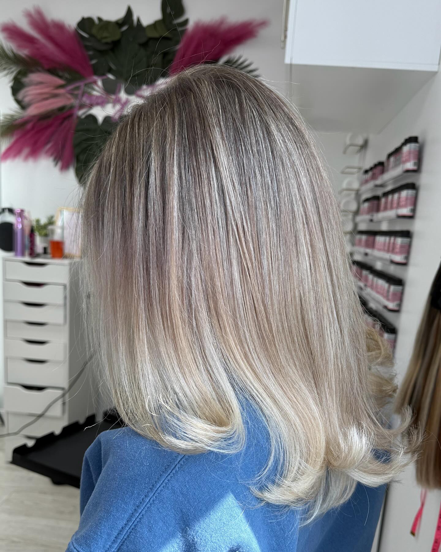 Soft Blonde Layers with Gentle Movement