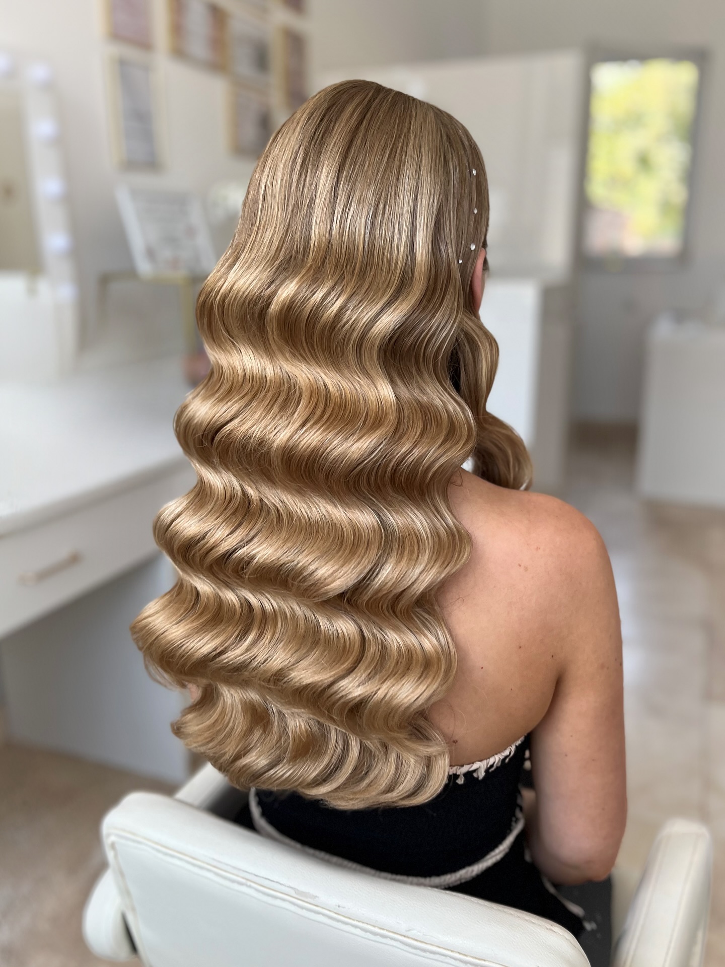 Glamorous Long Beachy Waves with Shine