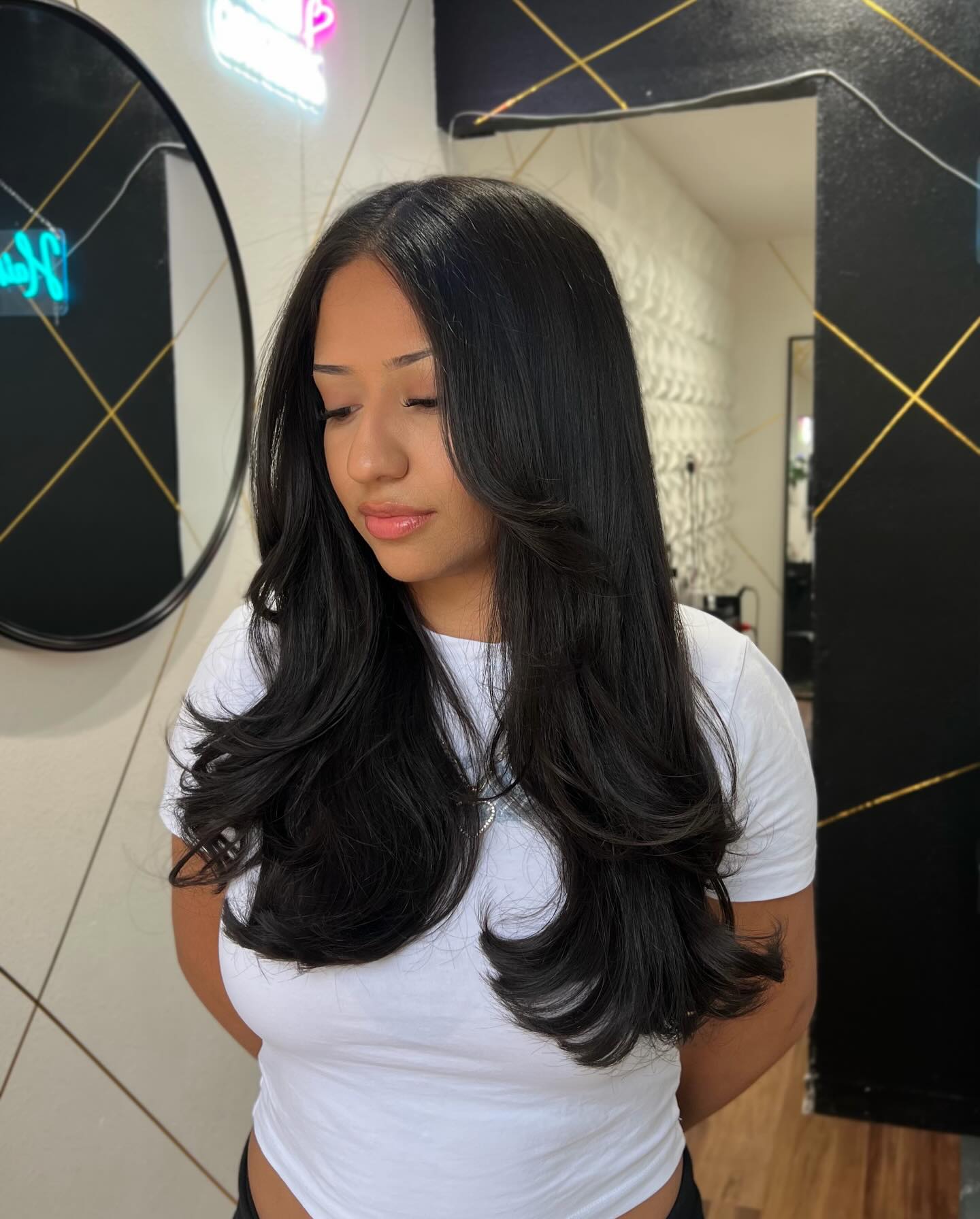Glossy Long Layers with Soft Movement