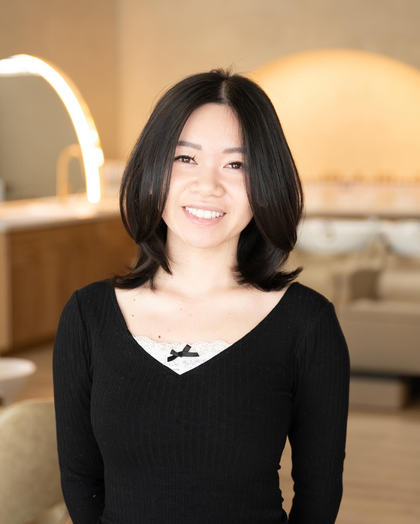 Modern Layered Shoulder-Length Cut with Subtle Volume