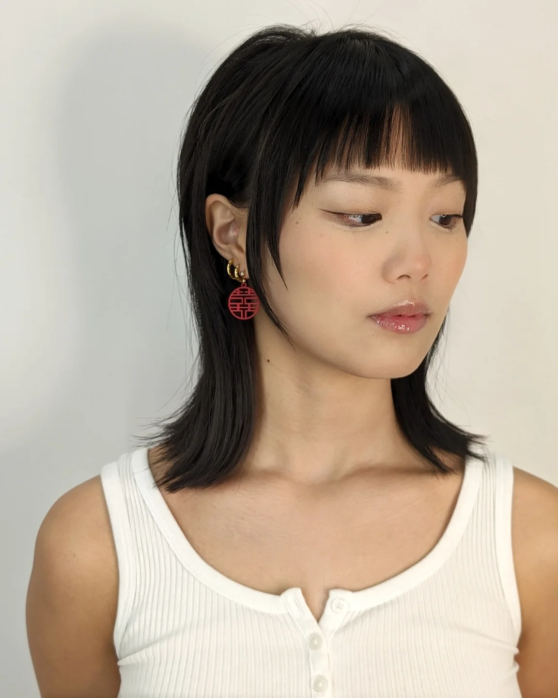Modern Shaggy Shoulder-Length Cut with Soft Bangs