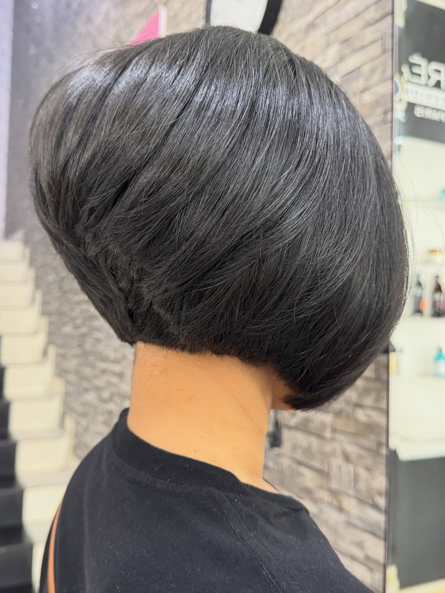 Sleek Graduated Bob with Subtle Volume