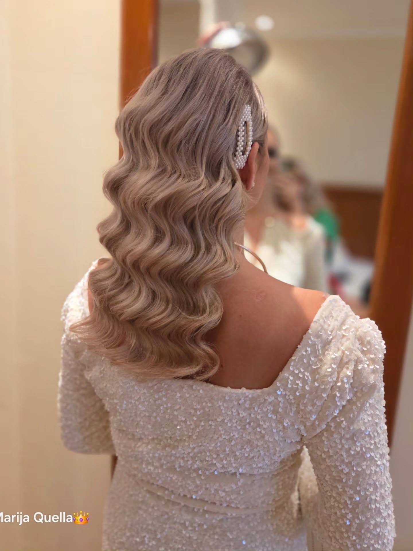 Stylish Loose Waves with Pearl Hair Clip