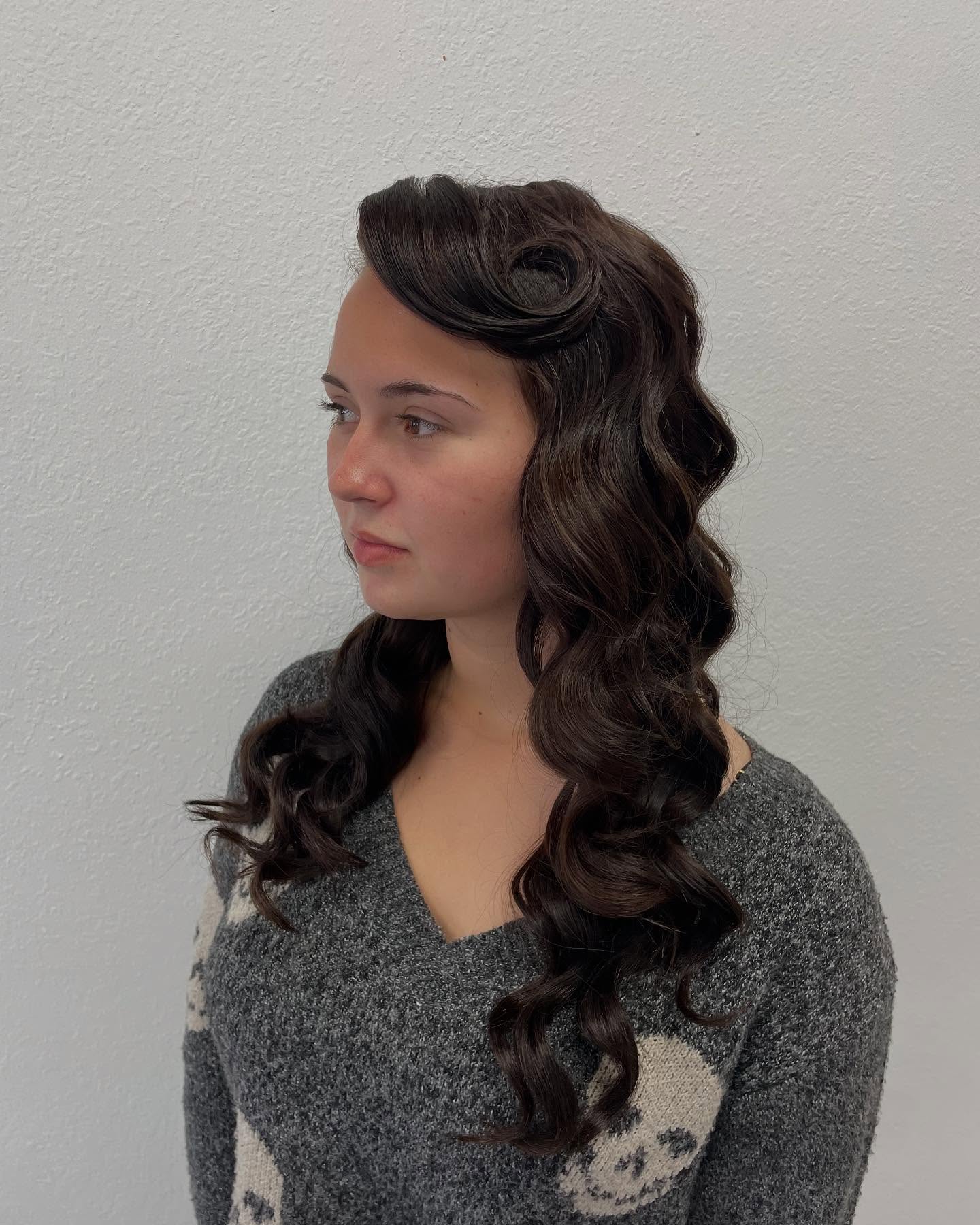 Vintage-Inspired Glamorous Curls with Side Sweep