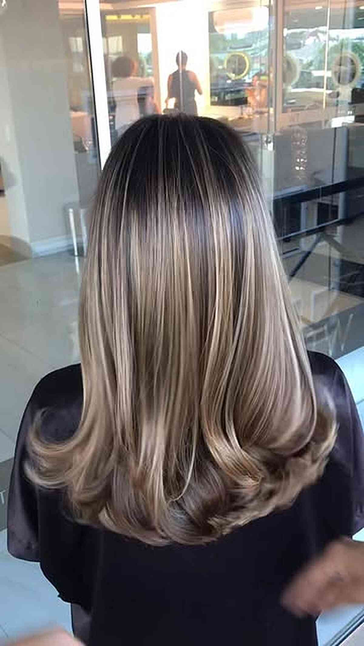 Smoky Beige Bronde Melt Balayage with Soft Waves