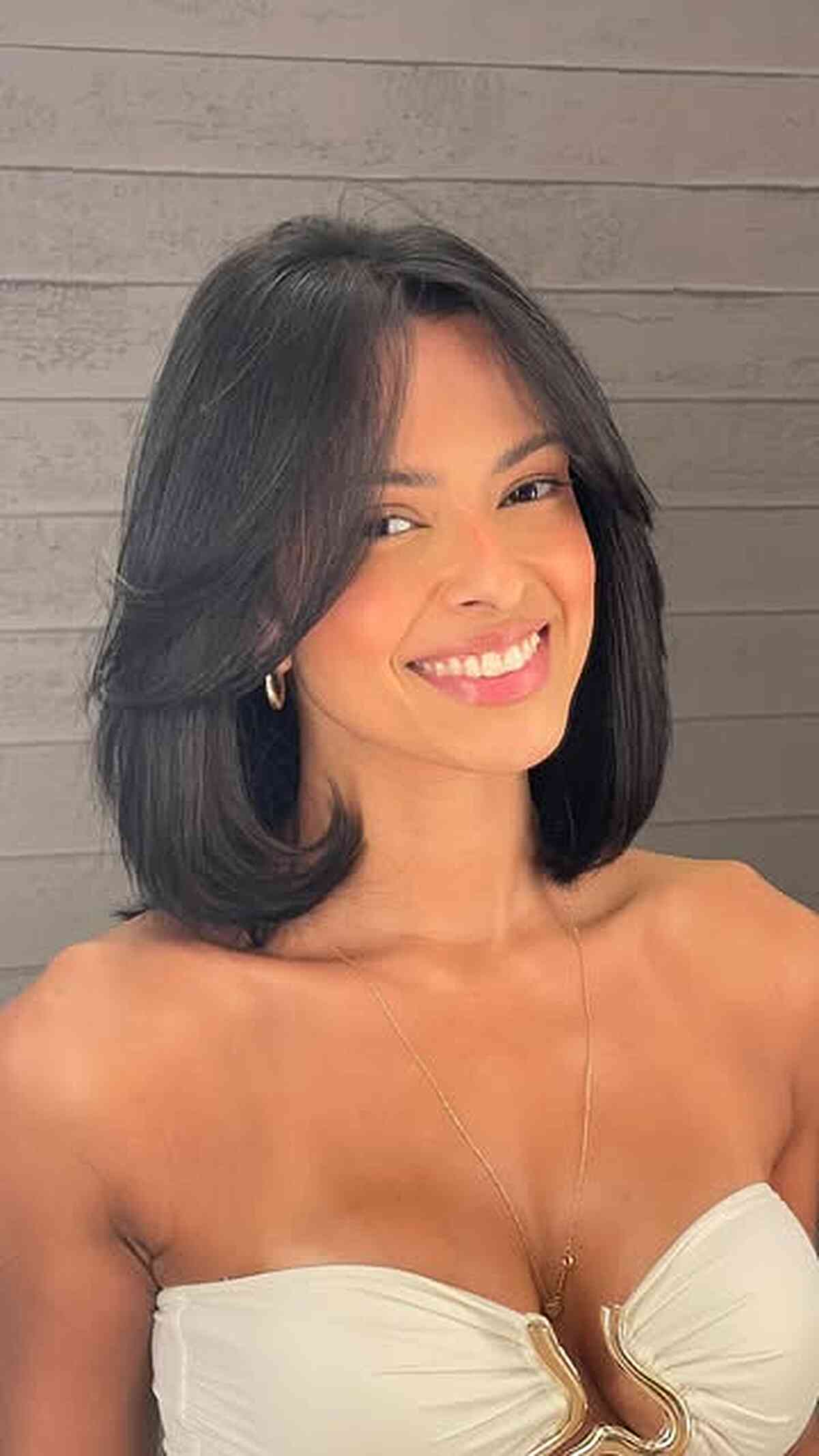 Soft Beveled Collarbone Blunt Bob