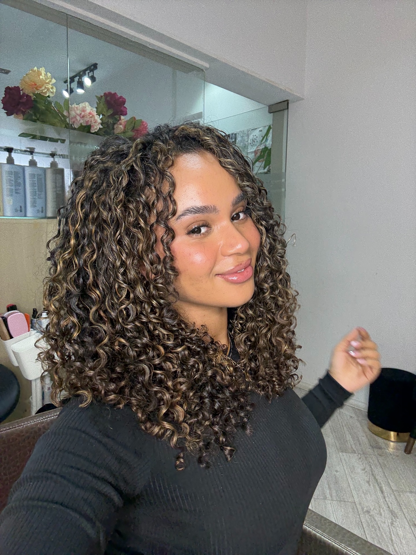 Dynamic Curly Layers with Effortless Volume