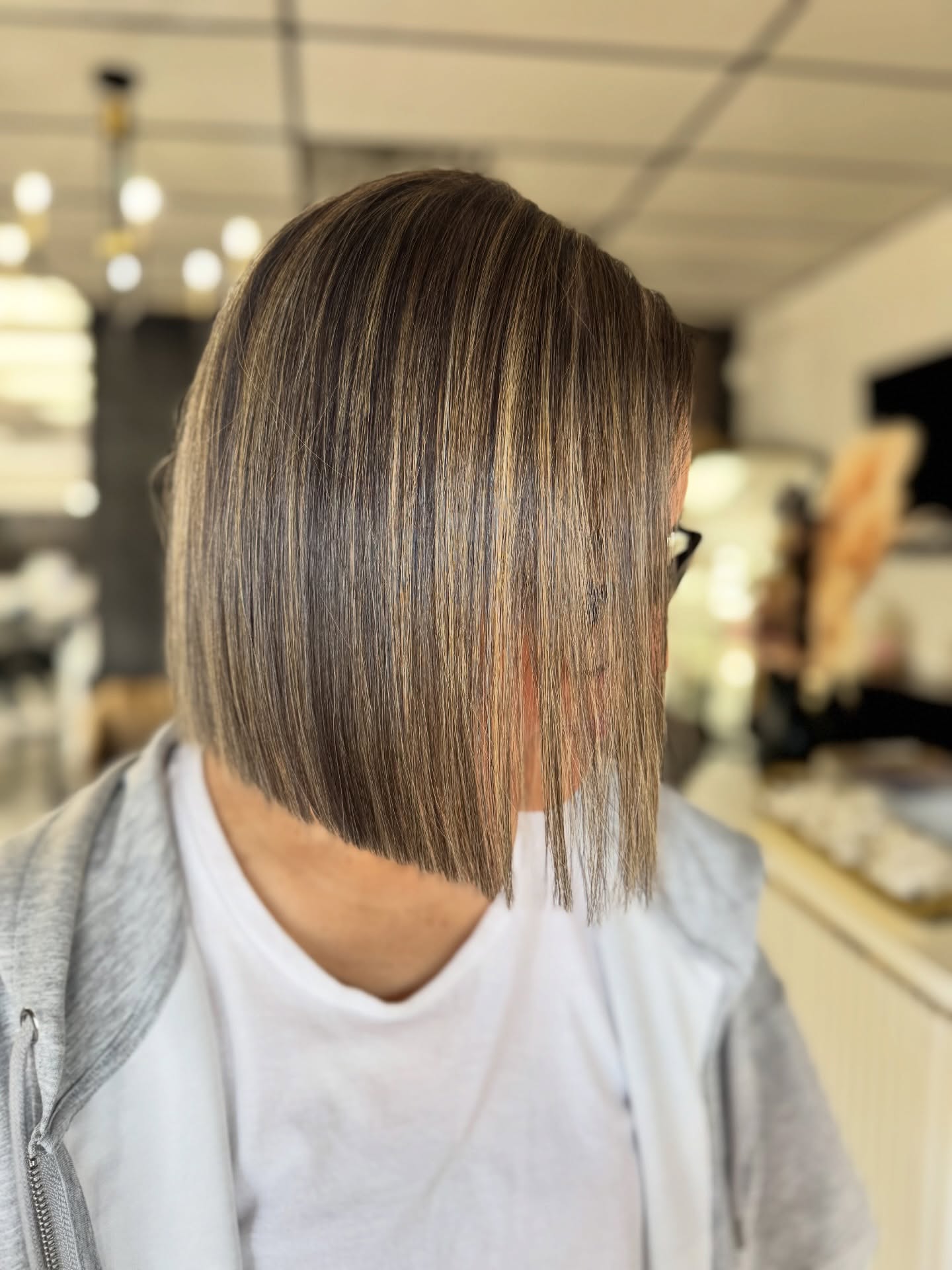 Sleek Blunt Bob with Subtle Caramel Highlights