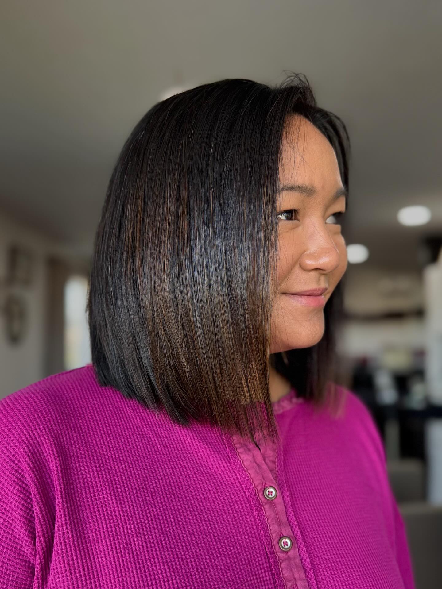 Sleek Long Bob with Subtle Caramel Highlights