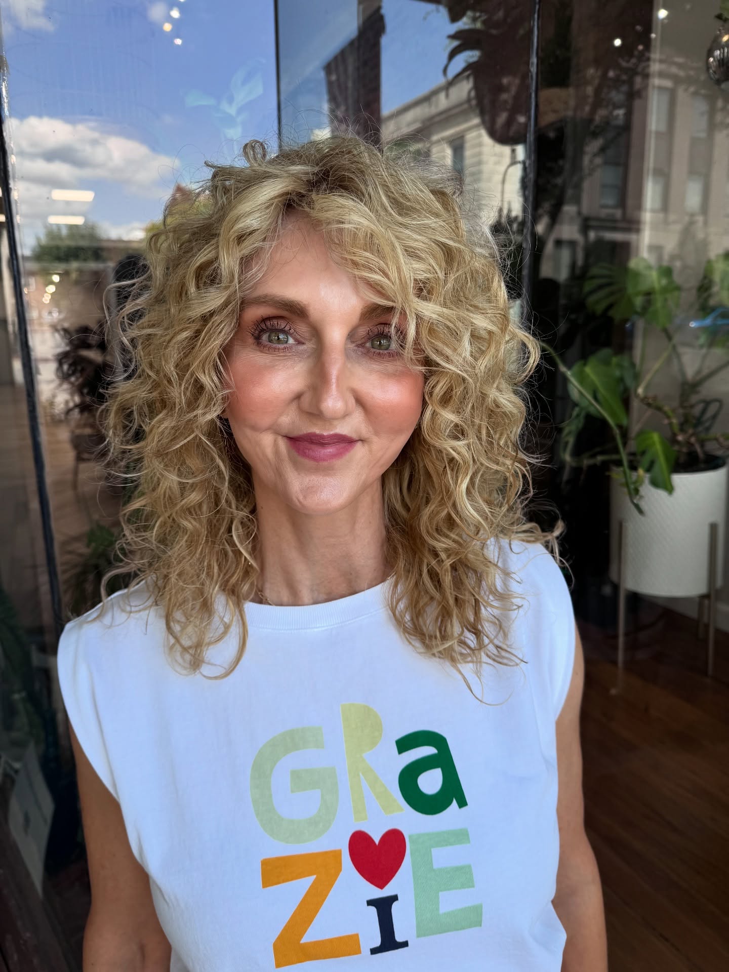 Textured Curly Layers with Soft Volume