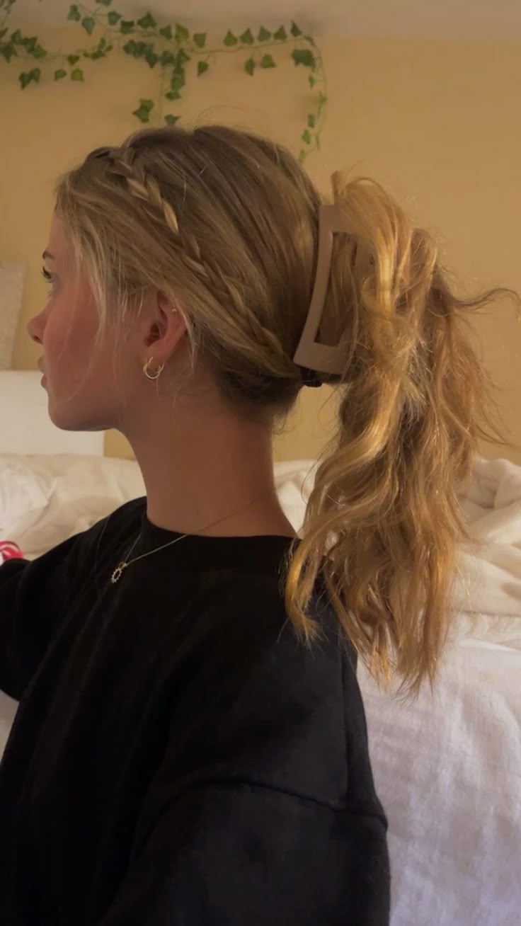 Casual Textured Ponytail with Subtle Braided Accents
