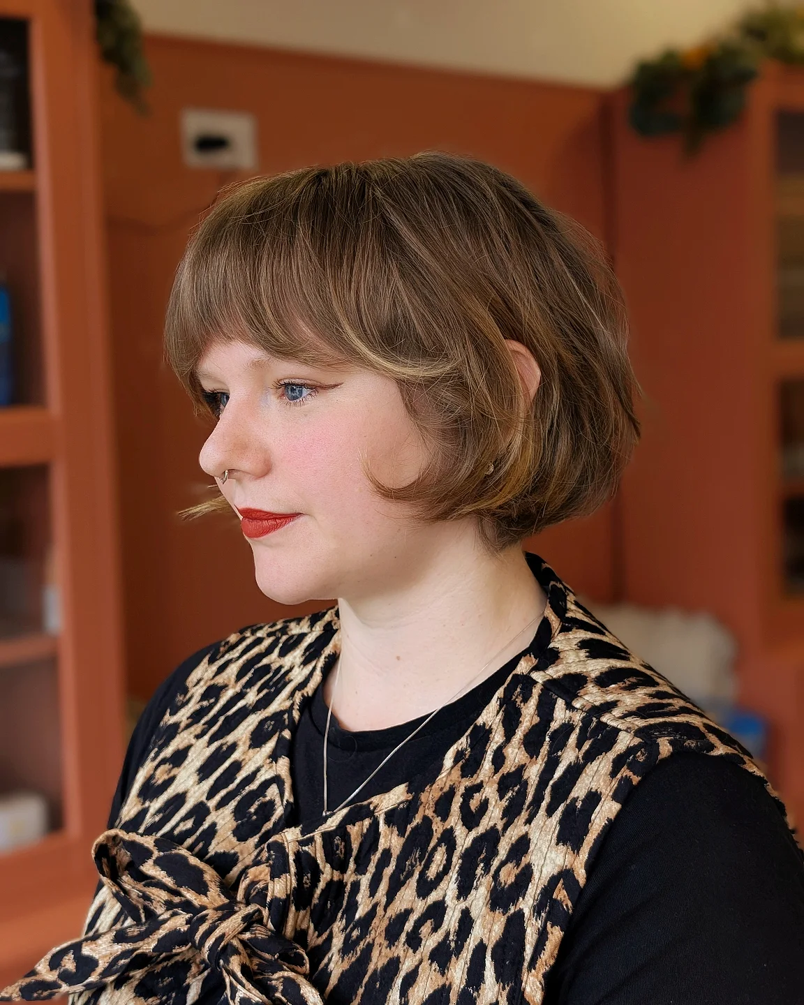 Chic Textured Bob with Soft Waves