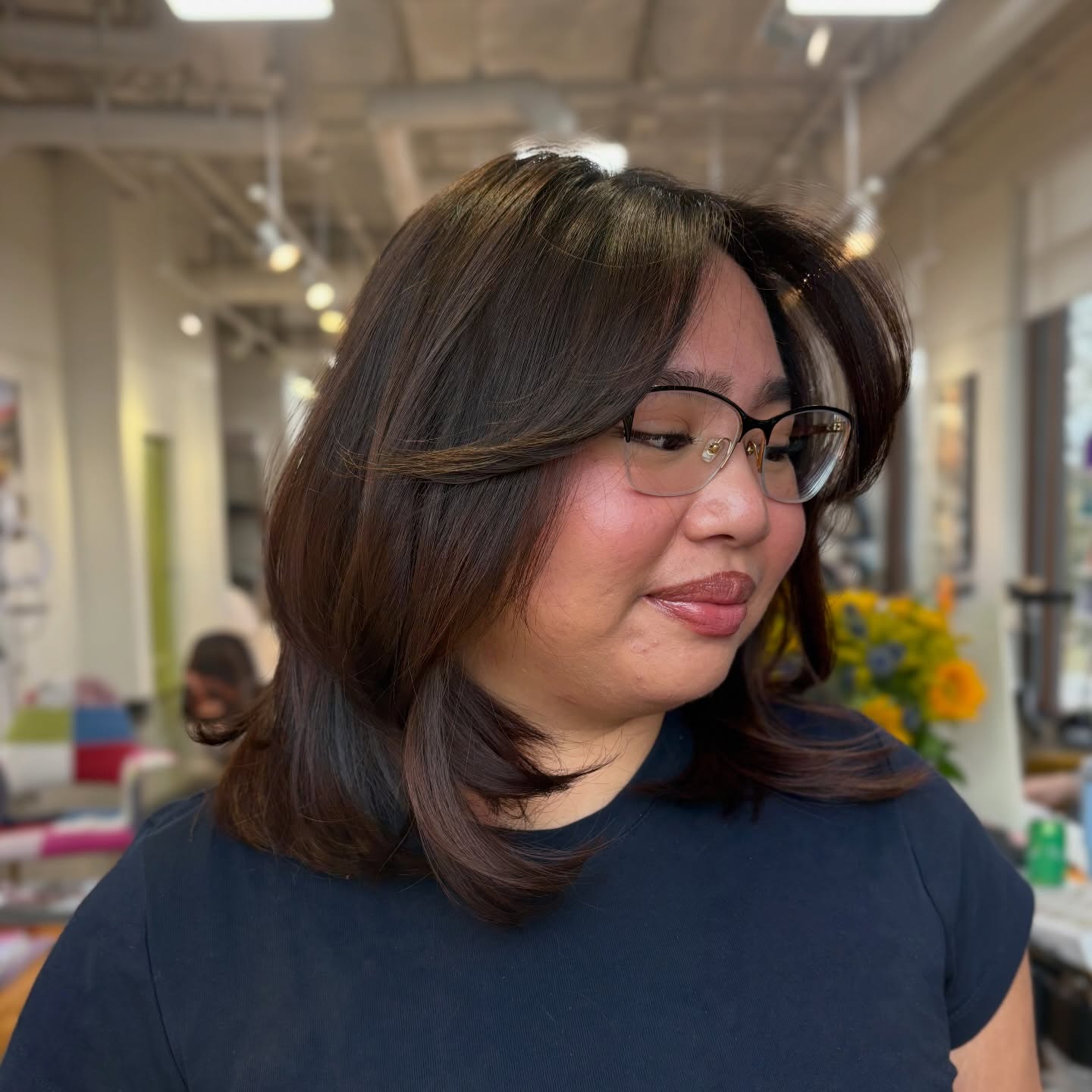 Softly Layered Shoulder-Length Cut with Gentle Movement
