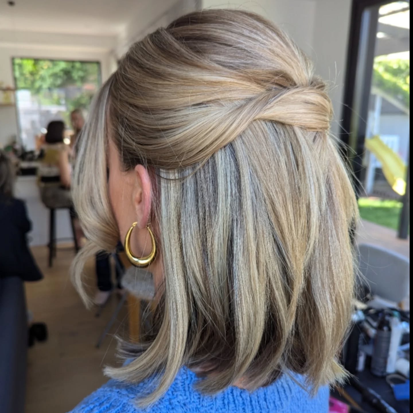 Stylish Textured Lob with Subtle Highlights