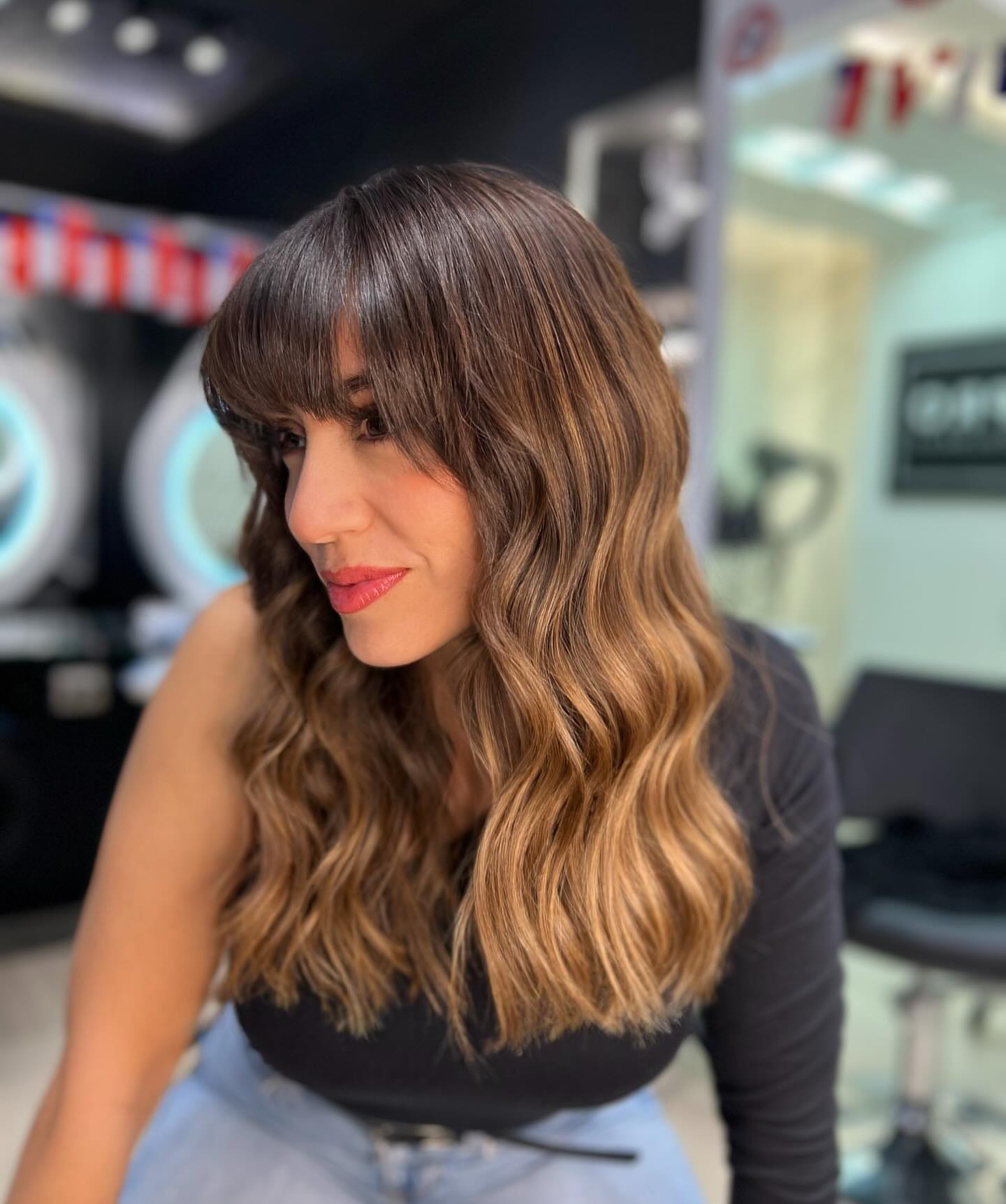 Stylish Warm Caramel Balayage with Soft Beachy Waves