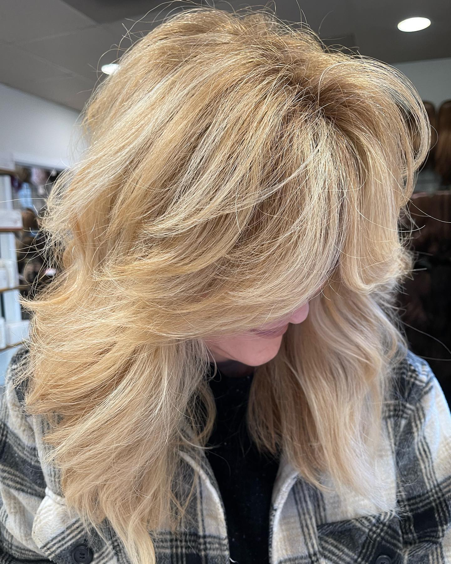 Textured Feathered Layers with Soft Movement