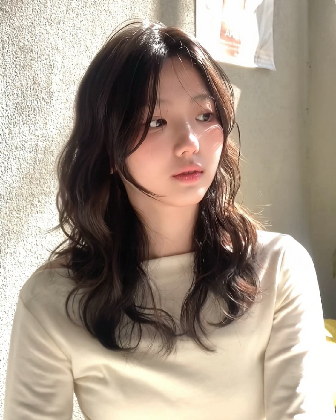 Soft Waves with Subtle Layering