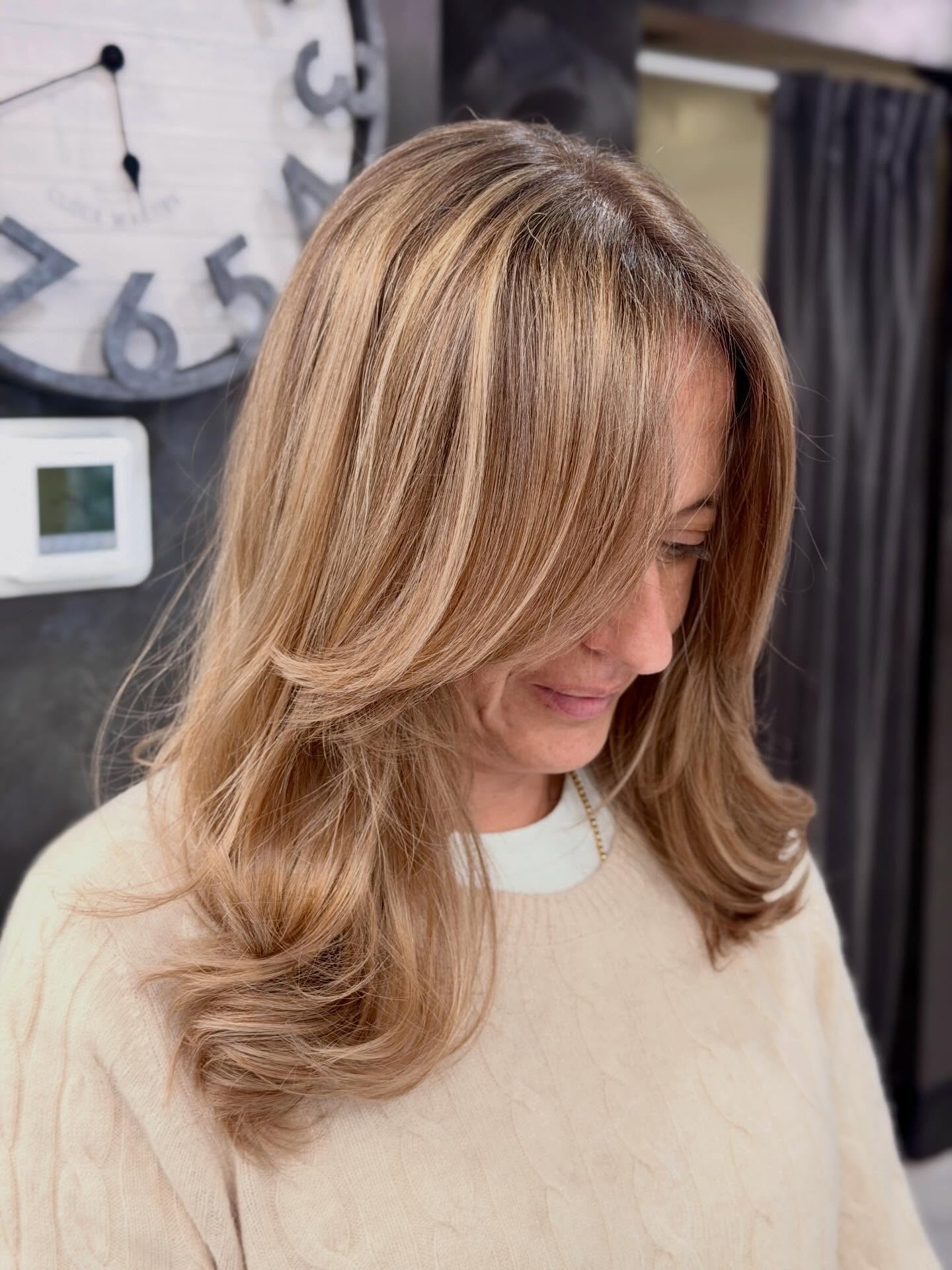 Softly Layered Blonde Hair with Natural Shine