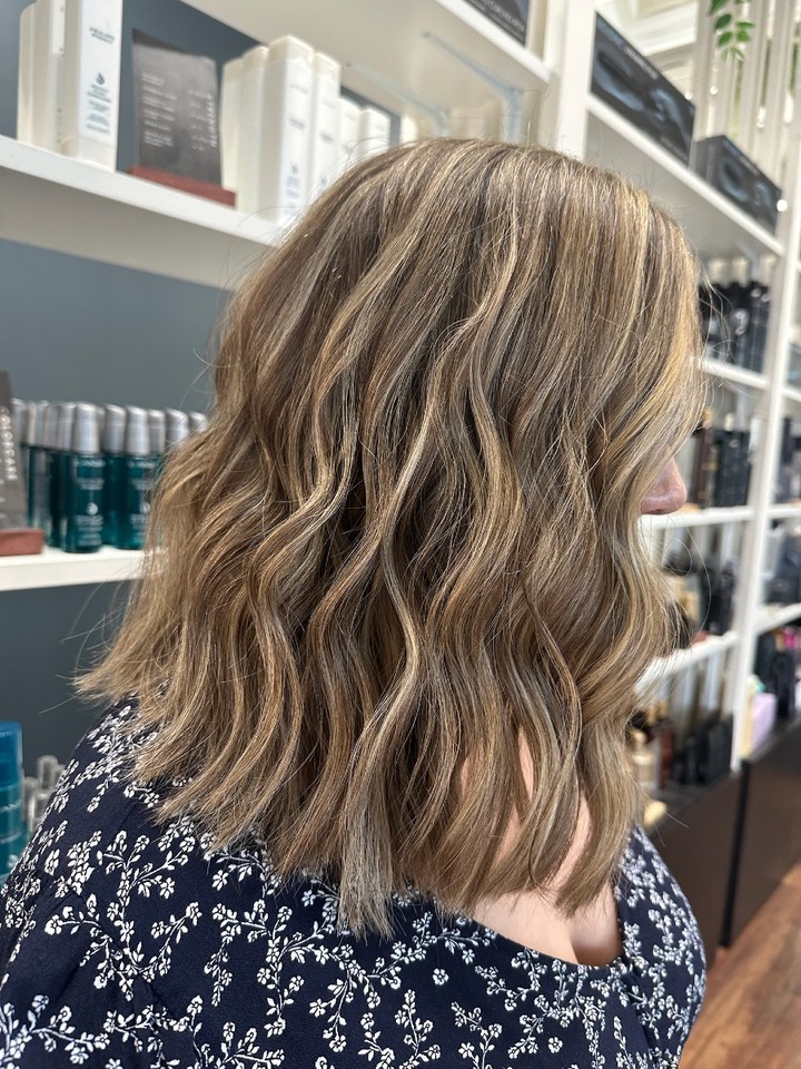 Textured Medium Length Waves with Subtle Dimension