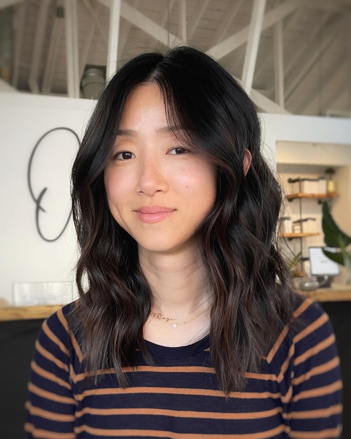 Textured Mid-Length Waves with Subtle Highlights
