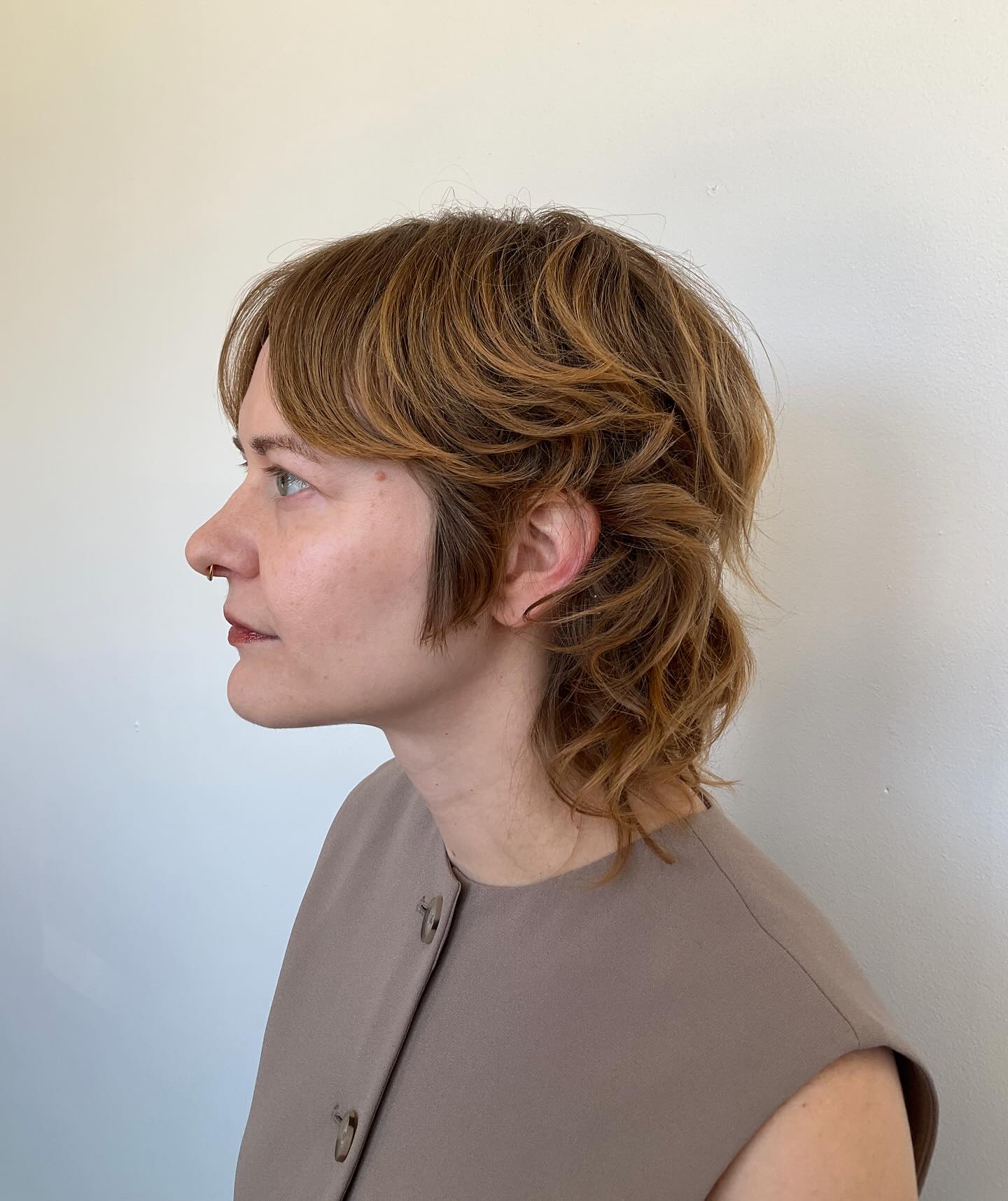 Chic Vintage Pixie Cut with Soft Curls