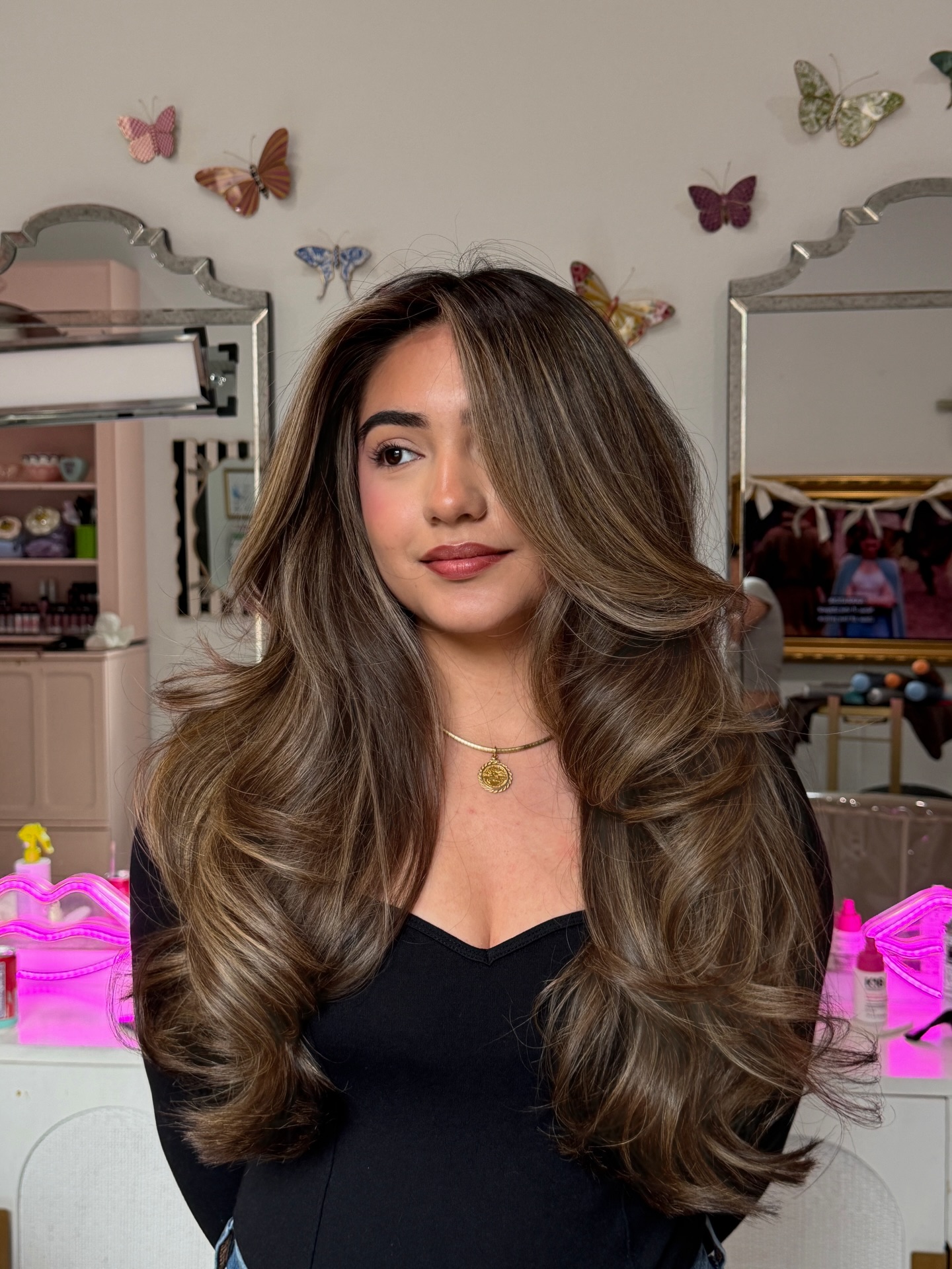 Voluminous Long Layers with Face Framing Elegance