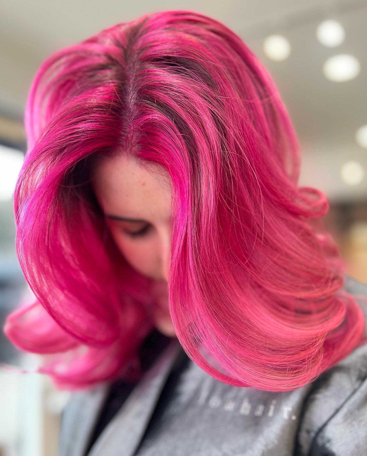 Chic Dark Pink Voluminous Layered Cut