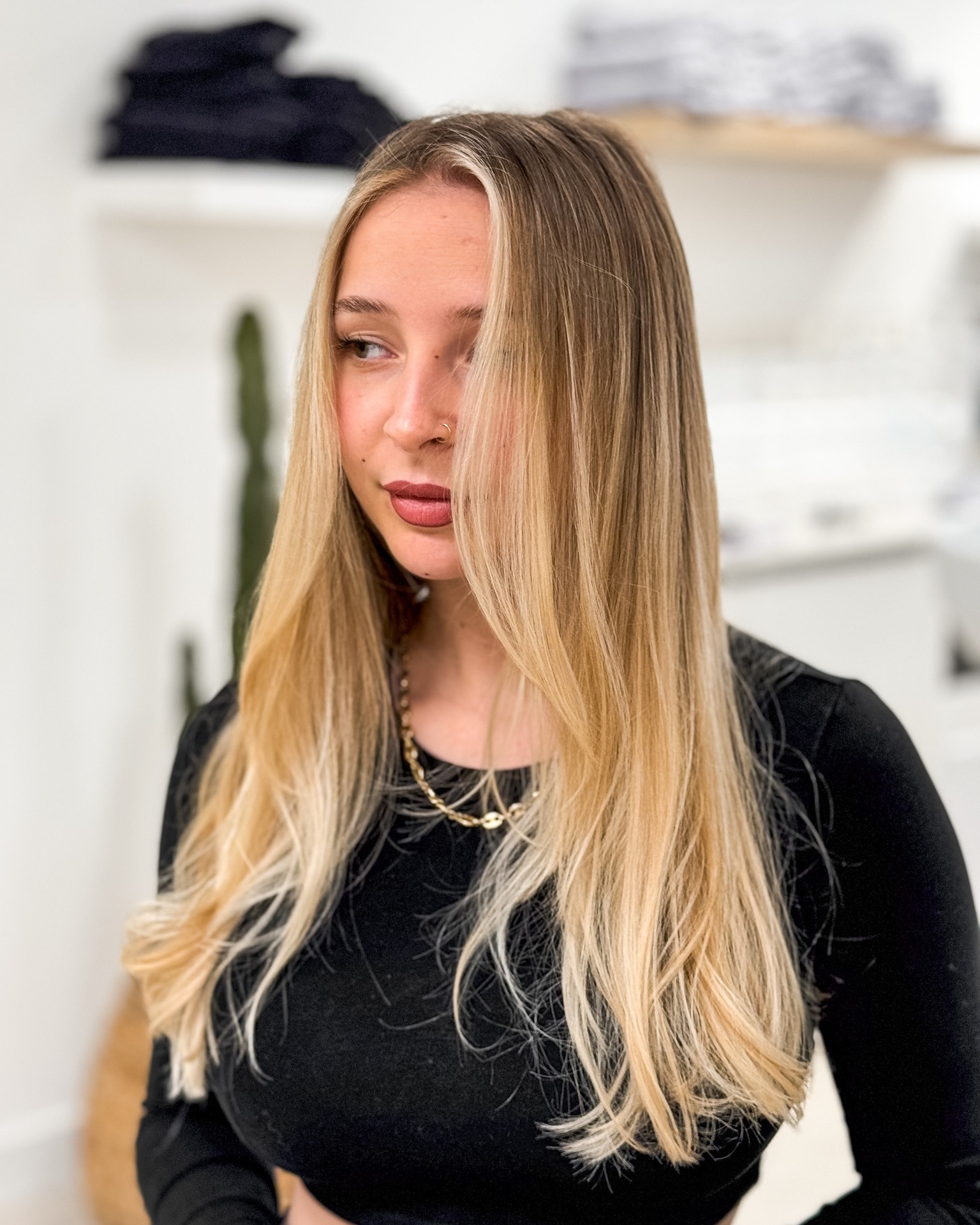 Stylish Long Layered Cut with Subtle Highlights